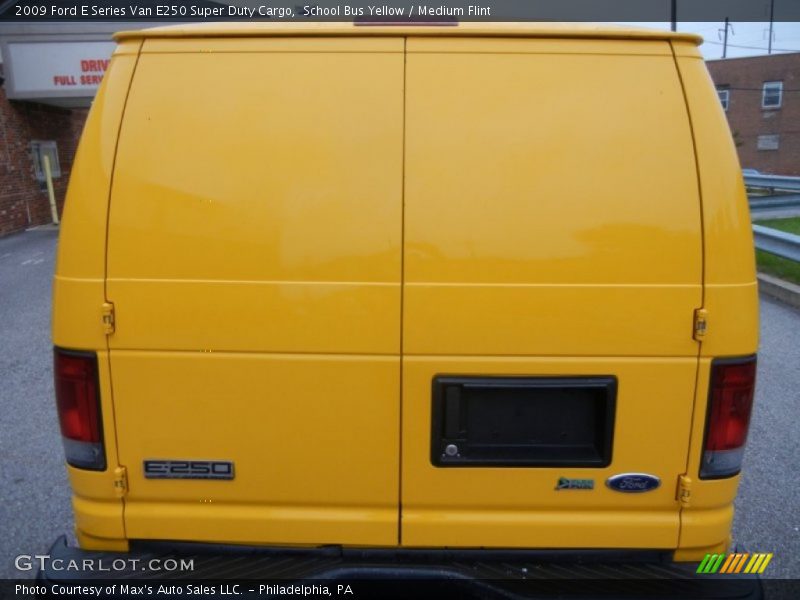 School Bus Yellow / Medium Flint 2009 Ford E Series Van E250 Super Duty Cargo