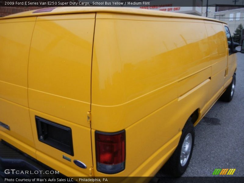 School Bus Yellow / Medium Flint 2009 Ford E Series Van E250 Super Duty Cargo