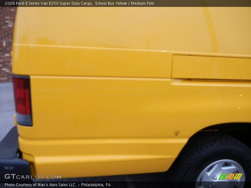 School Bus Yellow / Medium Flint 2009 Ford E Series Van E250 Super Duty Cargo