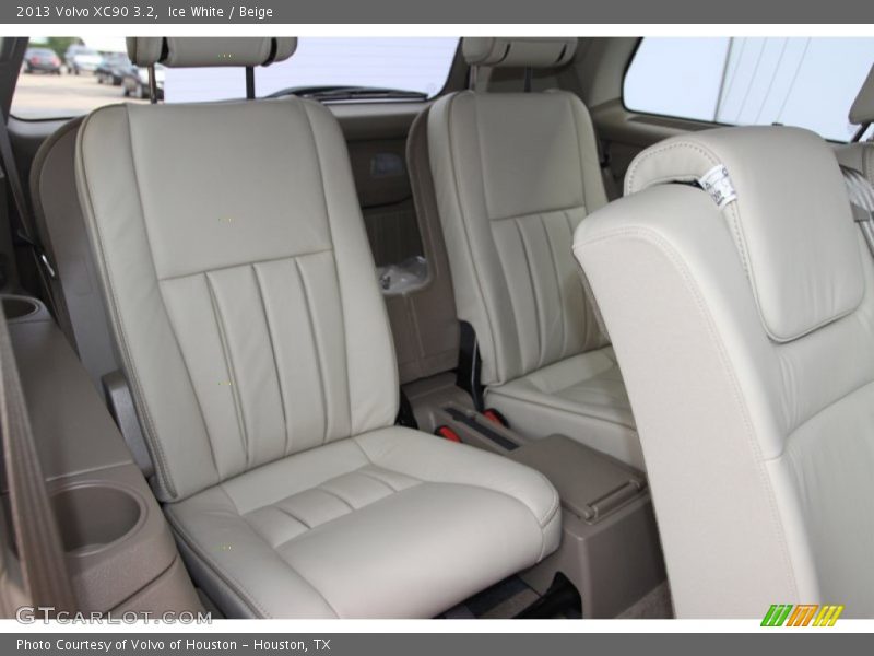 Ice White / Beige 2013 Volvo XC90 3.2