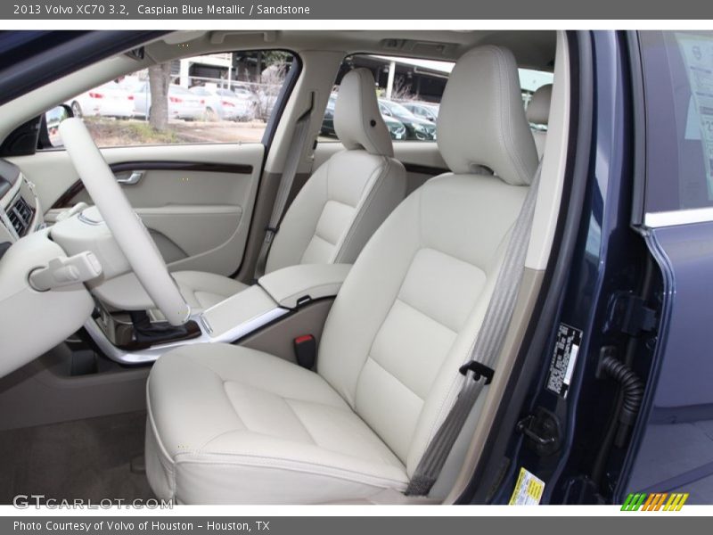 Front Seat of 2013 XC70 3.2