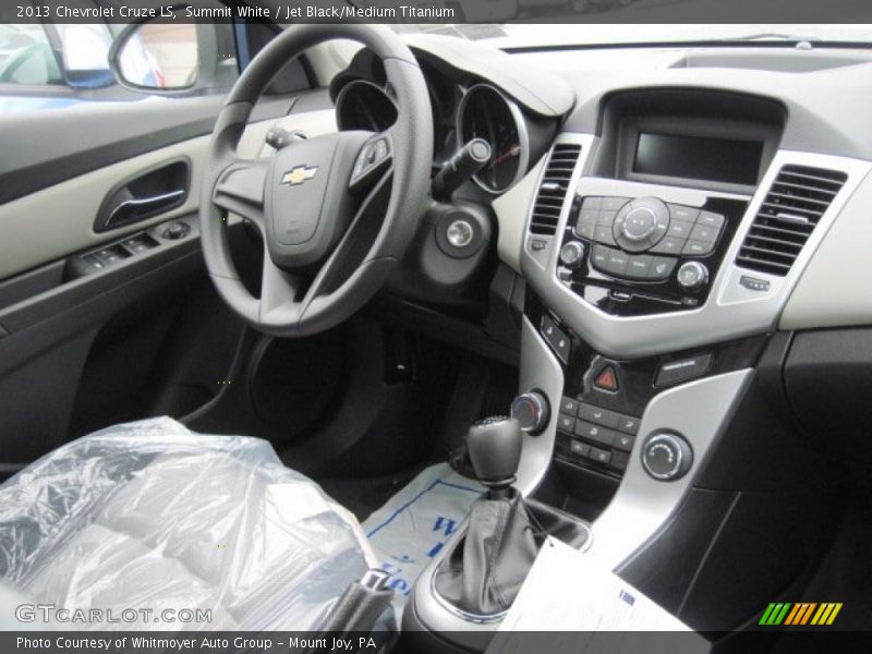 Summit White / Jet Black/Medium Titanium 2013 Chevrolet Cruze LS