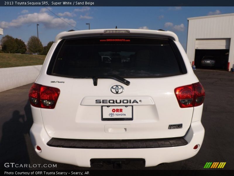 Super White / Sand Beige 2013 Toyota Sequoia SR5