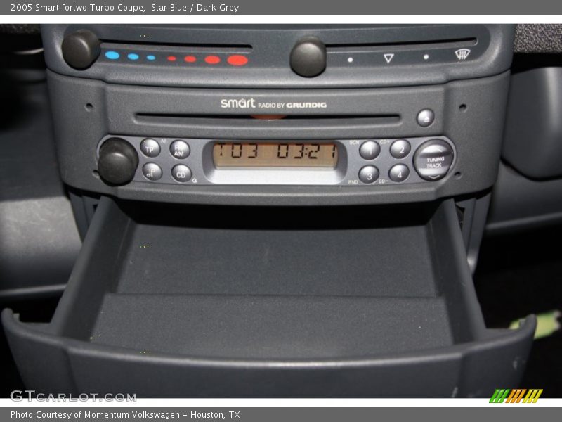 Audio System of 2005 fortwo Turbo Coupe