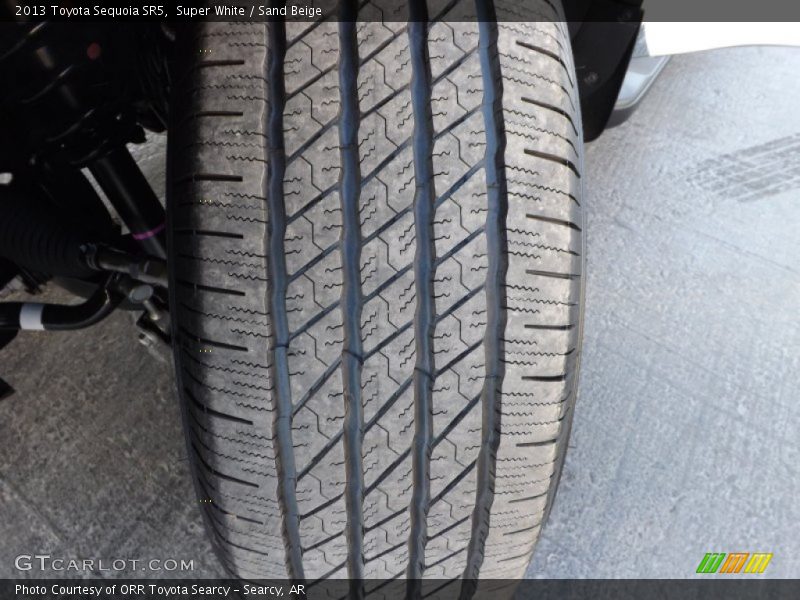 Super White / Sand Beige 2013 Toyota Sequoia SR5