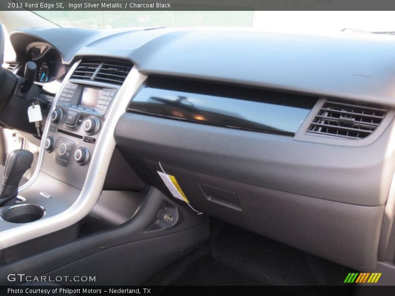 Ingot Silver Metallic / Charcoal Black 2013 Ford Edge SE