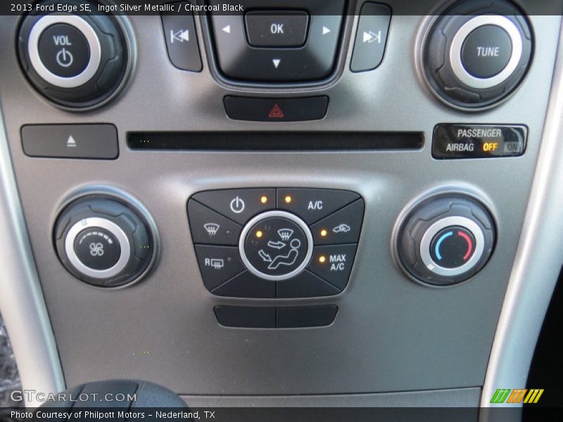 Ingot Silver Metallic / Charcoal Black 2013 Ford Edge SE