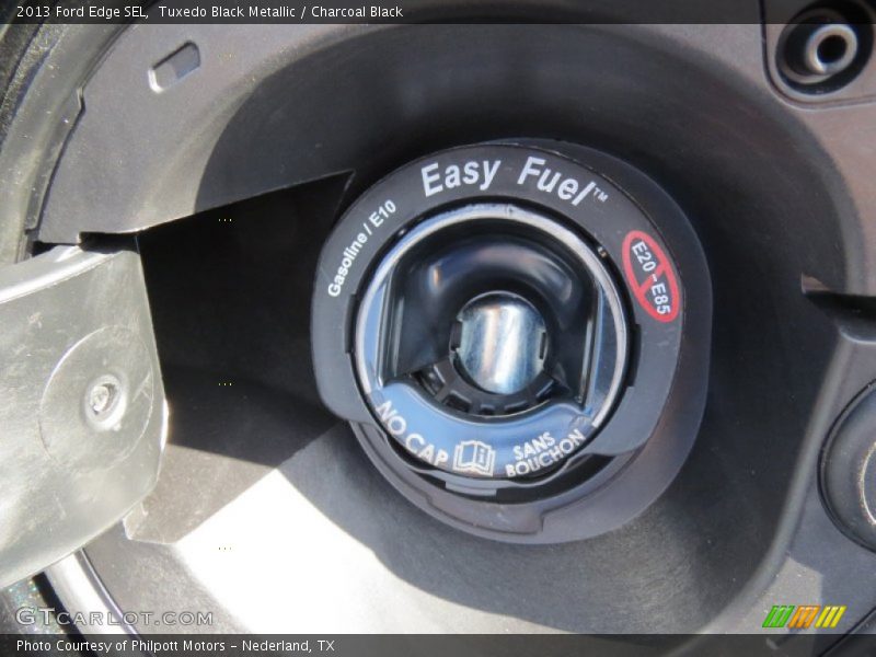 Tuxedo Black Metallic / Charcoal Black 2013 Ford Edge SEL