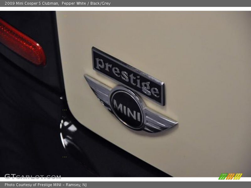 Pepper White / Black/Grey 2009 Mini Cooper S Clubman