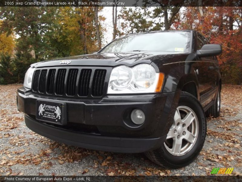 Black / Medium Slate Gray 2005 Jeep Grand Cherokee Laredo 4x4