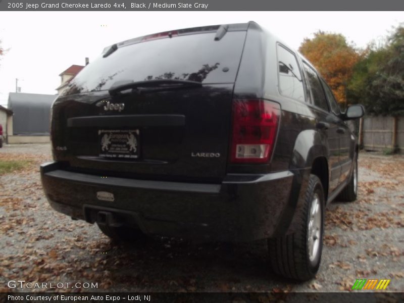 Black / Medium Slate Gray 2005 Jeep Grand Cherokee Laredo 4x4