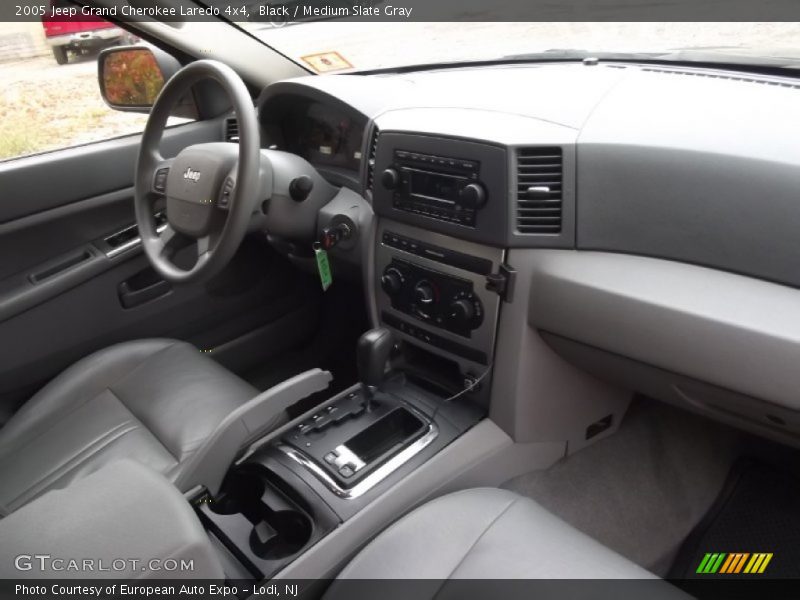 Black / Medium Slate Gray 2005 Jeep Grand Cherokee Laredo 4x4