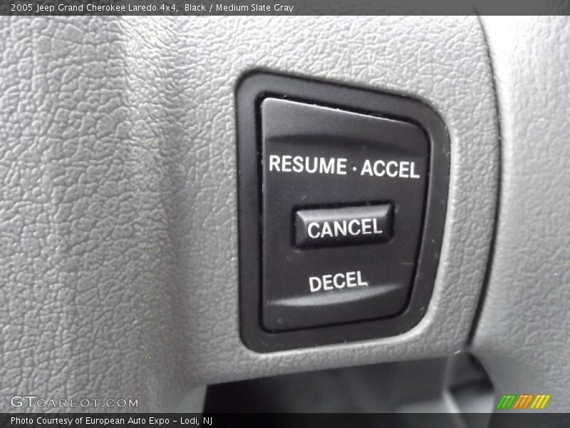 Black / Medium Slate Gray 2005 Jeep Grand Cherokee Laredo 4x4