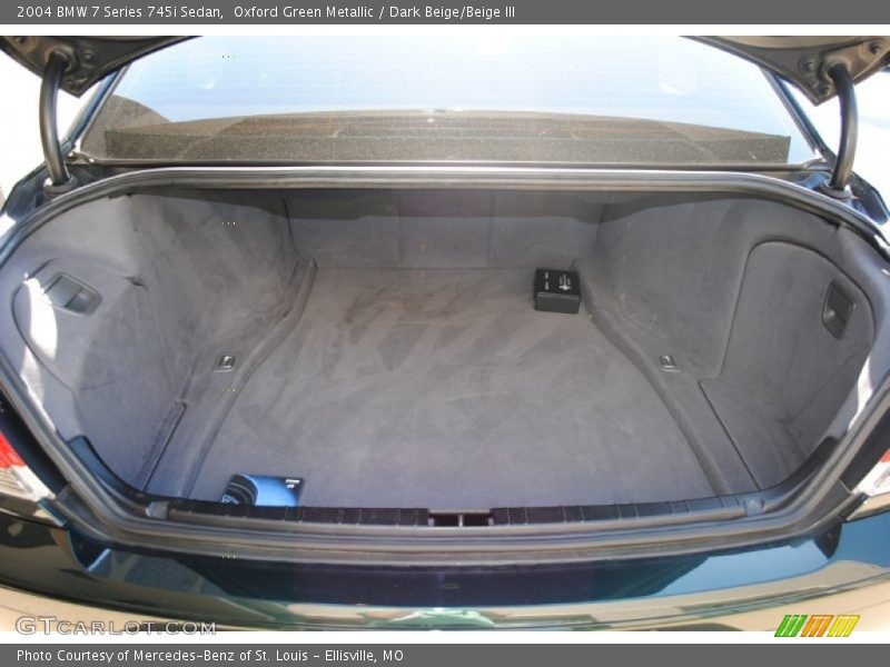  2004 7 Series 745i Sedan Trunk