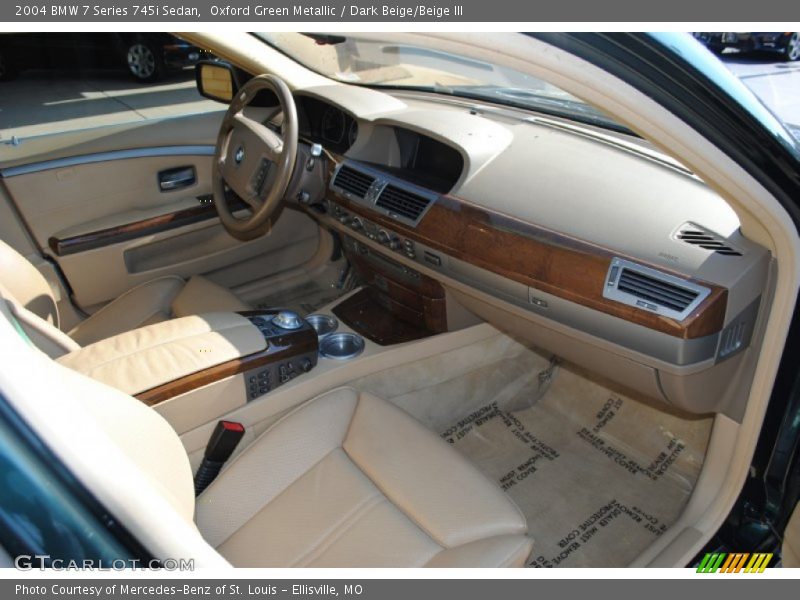 Dashboard of 2004 7 Series 745i Sedan