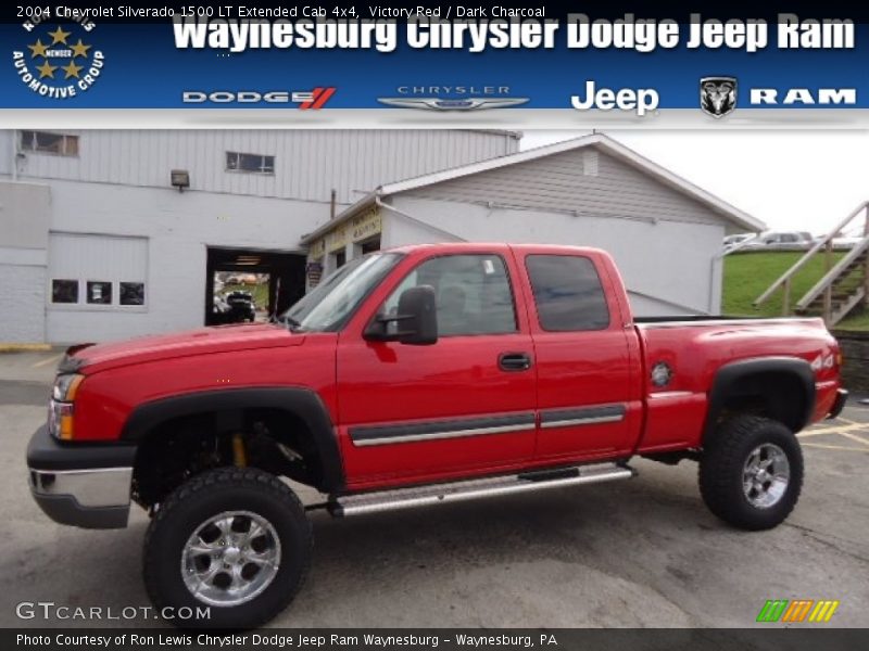 Victory Red / Dark Charcoal 2004 Chevrolet Silverado 1500 LT Extended Cab 4x4