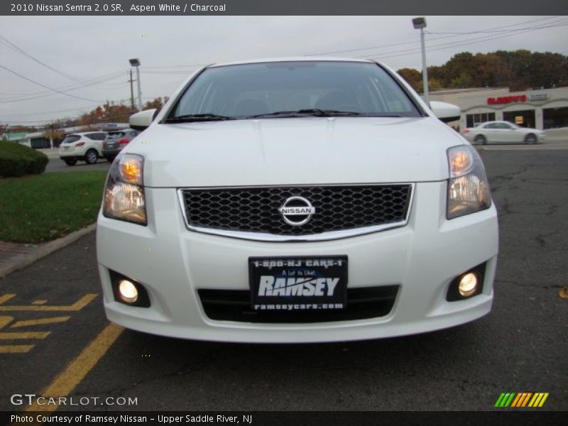 Aspen White / Charcoal 2010 Nissan Sentra 2.0 SR