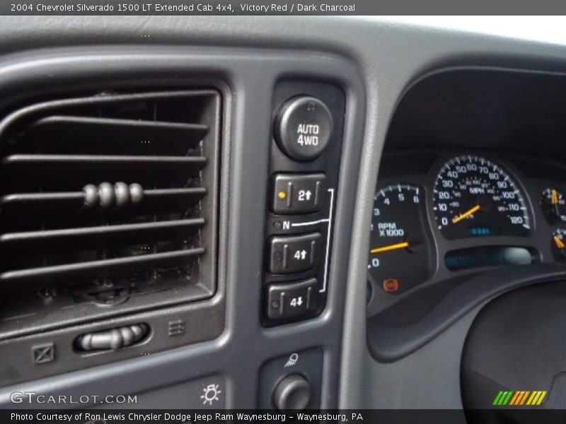 Victory Red / Dark Charcoal 2004 Chevrolet Silverado 1500 LT Extended Cab 4x4