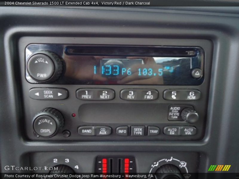 Victory Red / Dark Charcoal 2004 Chevrolet Silverado 1500 LT Extended Cab 4x4