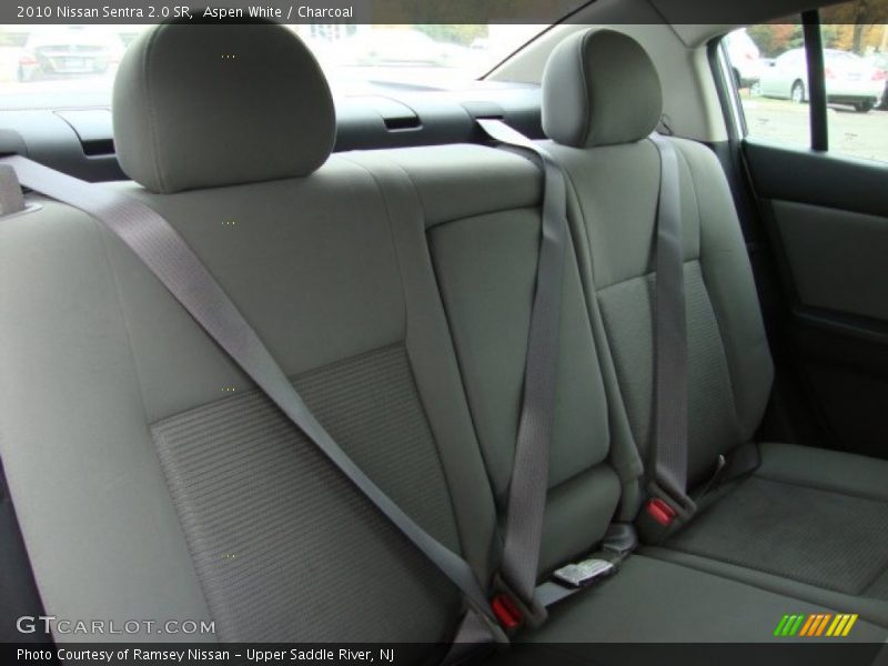 Aspen White / Charcoal 2010 Nissan Sentra 2.0 SR