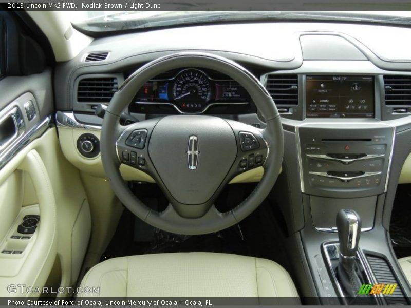 Dashboard of 2013 MKS FWD