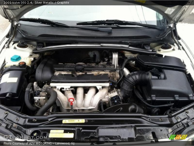  2001 S60 2.4 Engine - 2.4 Liter DOHC 20-Valve 5 Cylinder