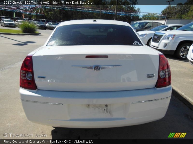 Bright White / Dark Slate Gray 2010 Chrysler 300 Touring AWD