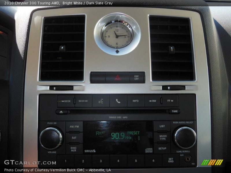 Bright White / Dark Slate Gray 2010 Chrysler 300 Touring AWD