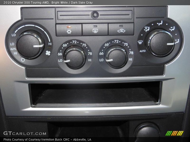 Bright White / Dark Slate Gray 2010 Chrysler 300 Touring AWD