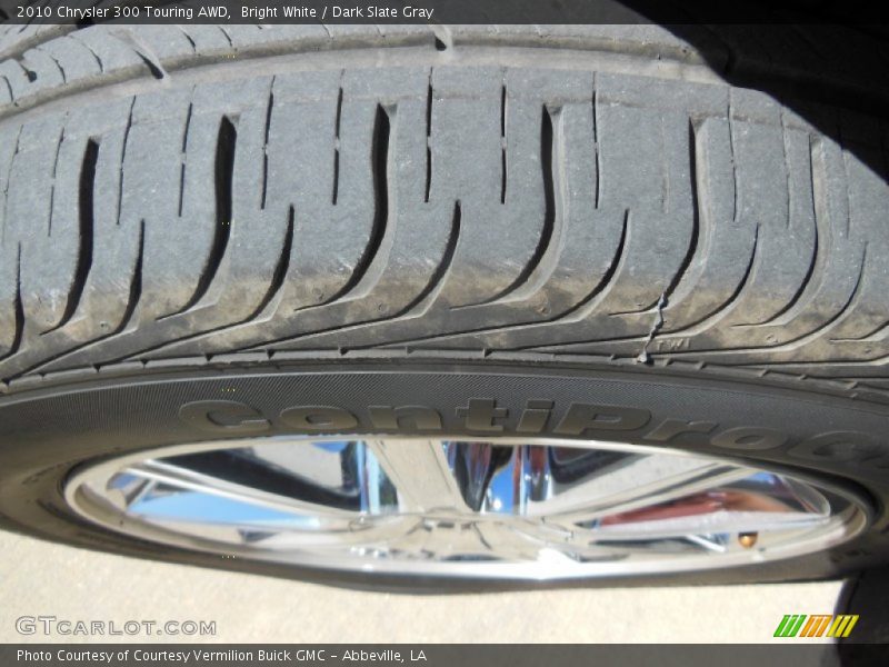 Bright White / Dark Slate Gray 2010 Chrysler 300 Touring AWD