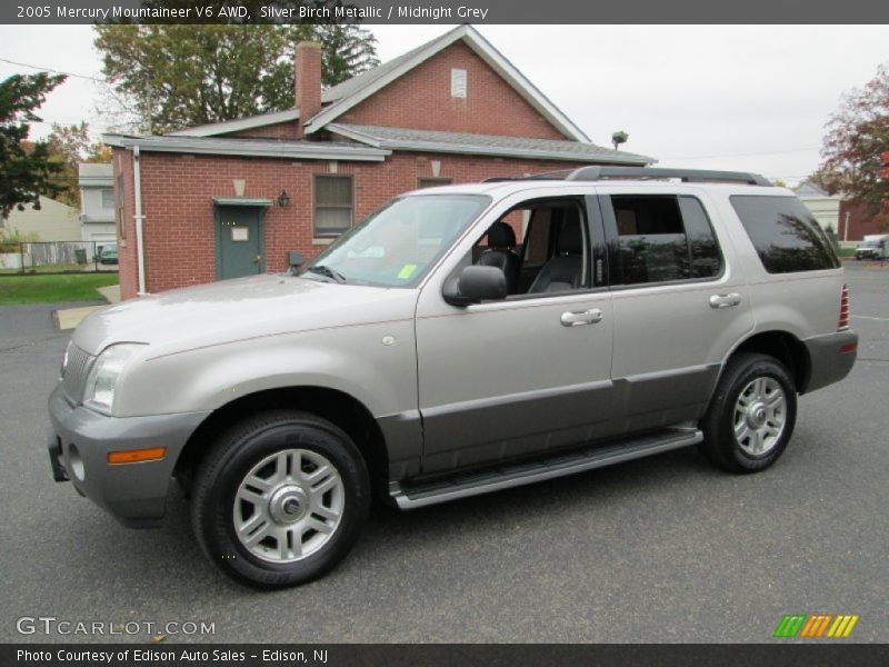 Front 3/4 View of 2005 Mountaineer V6 AWD