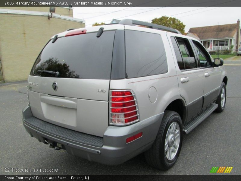 Silver Birch Metallic / Midnight Grey 2005 Mercury Mountaineer V6 AWD