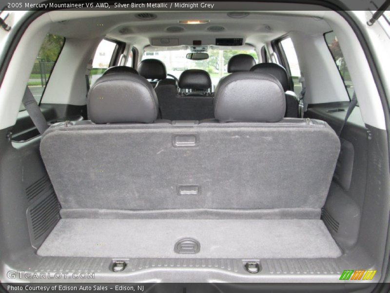  2005 Mountaineer V6 AWD Trunk