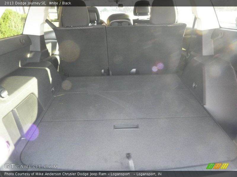 White / Black 2013 Dodge Journey SE