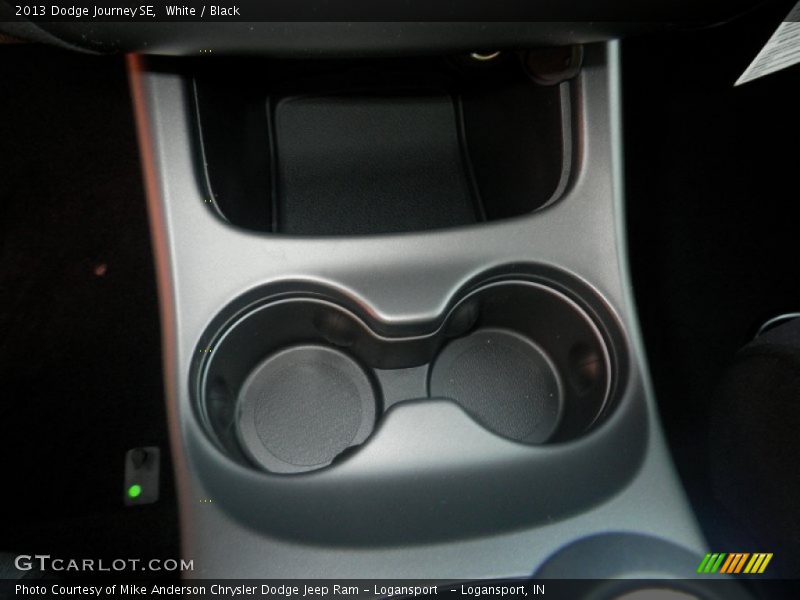 White / Black 2013 Dodge Journey SE