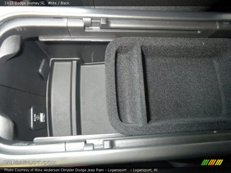 White / Black 2013 Dodge Journey SE