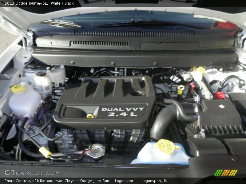White / Black 2013 Dodge Journey SE