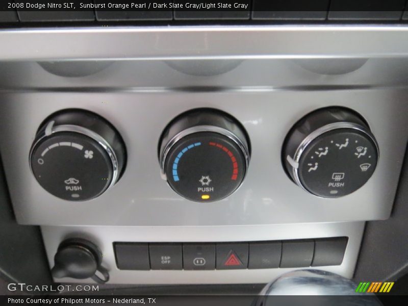 Controls of 2008 Nitro SLT