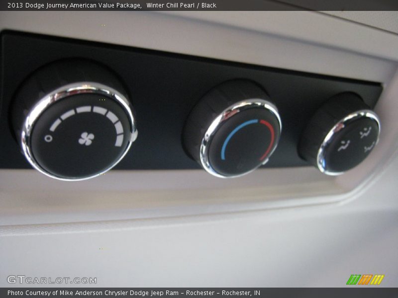 Winter Chill Pearl / Black 2013 Dodge Journey American Value Package