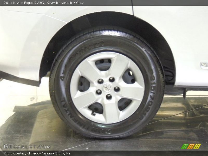 Silver Ice Metallic / Gray 2011 Nissan Rogue S AWD