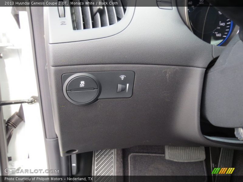 Monaco White / Black Cloth 2013 Hyundai Genesis Coupe 2.0T