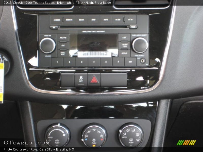 Bright White / Black/Light Frost Beige 2013 Chrysler 200 Touring Sedan