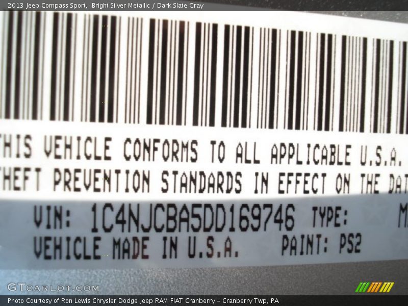Bright Silver Metallic / Dark Slate Gray 2013 Jeep Compass Sport