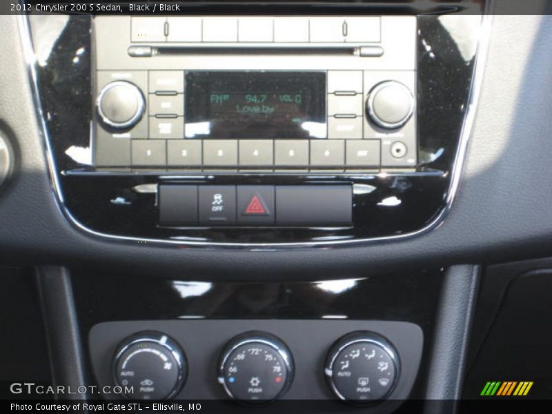 Black / Black 2012 Chrysler 200 S Sedan