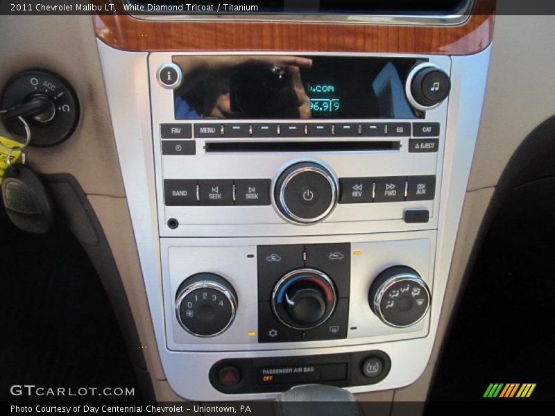 White Diamond Tricoat / Titanium 2011 Chevrolet Malibu LT