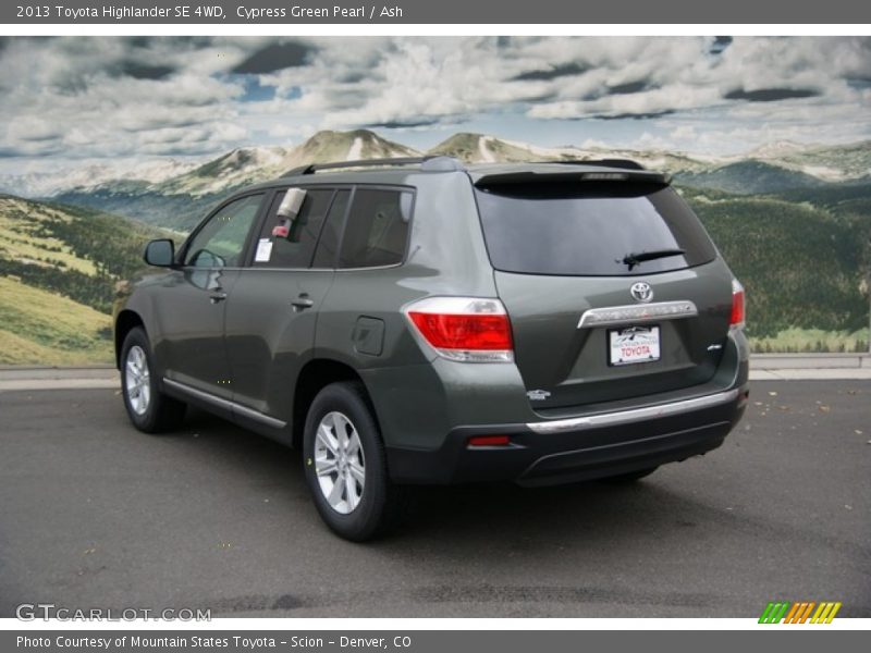 Cypress Green Pearl / Ash 2013 Toyota Highlander SE 4WD