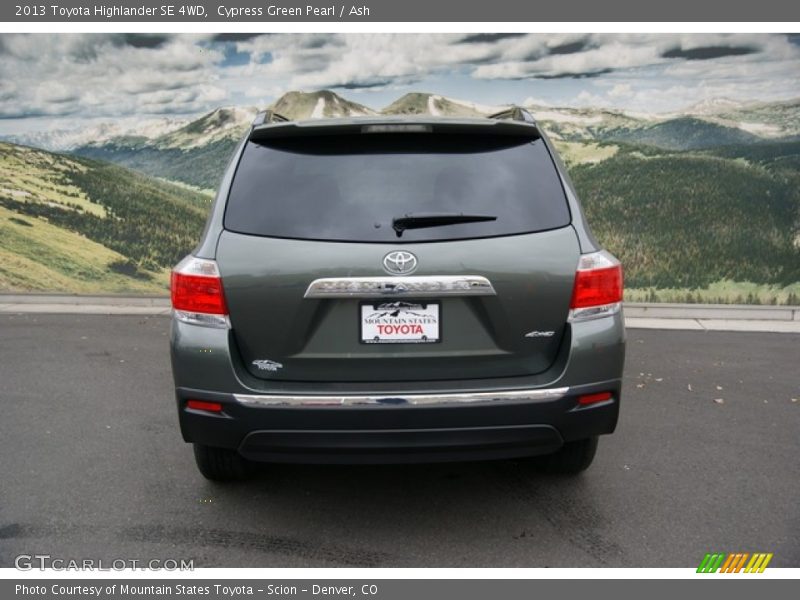 Cypress Green Pearl / Ash 2013 Toyota Highlander SE 4WD