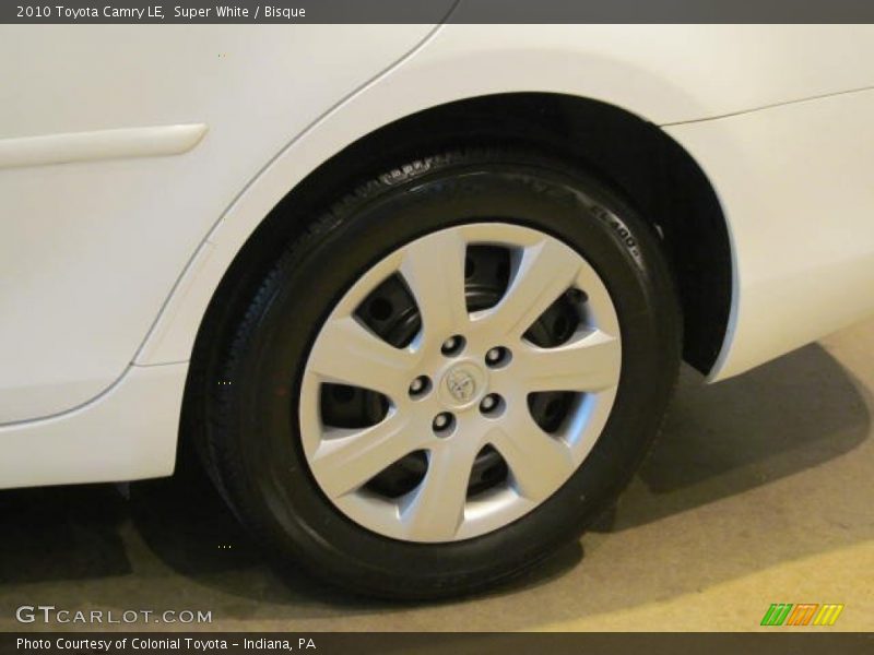 Super White / Bisque 2010 Toyota Camry LE