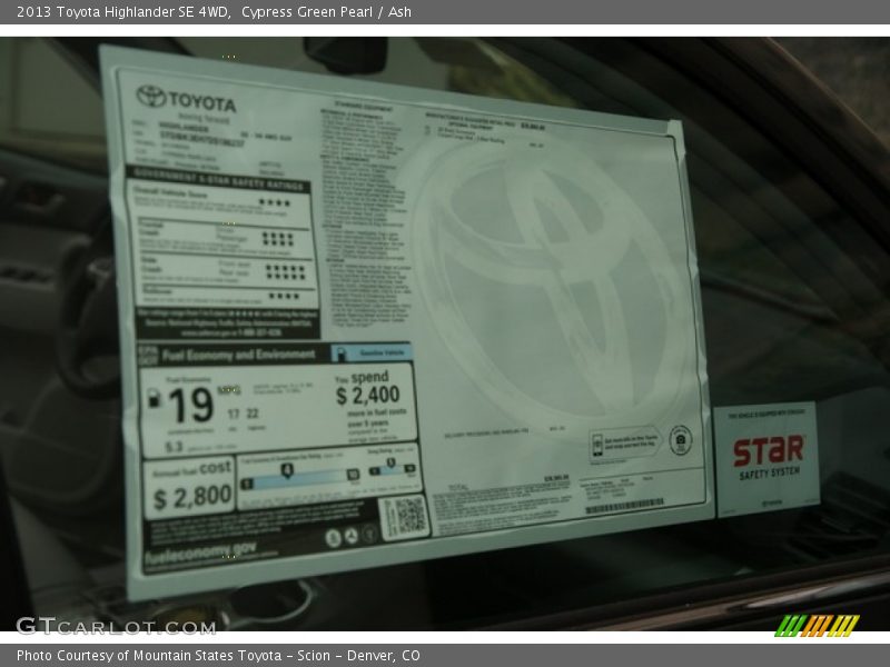 Cypress Green Pearl / Ash 2013 Toyota Highlander SE 4WD