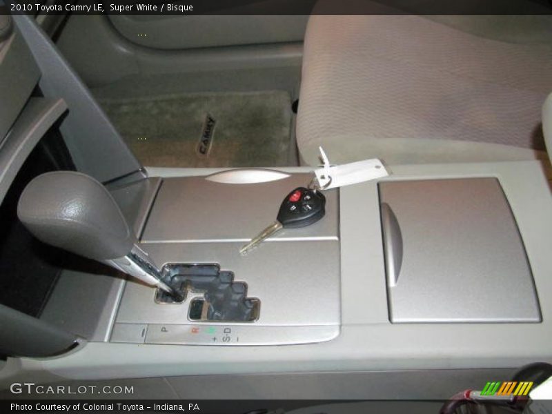 Super White / Bisque 2010 Toyota Camry LE